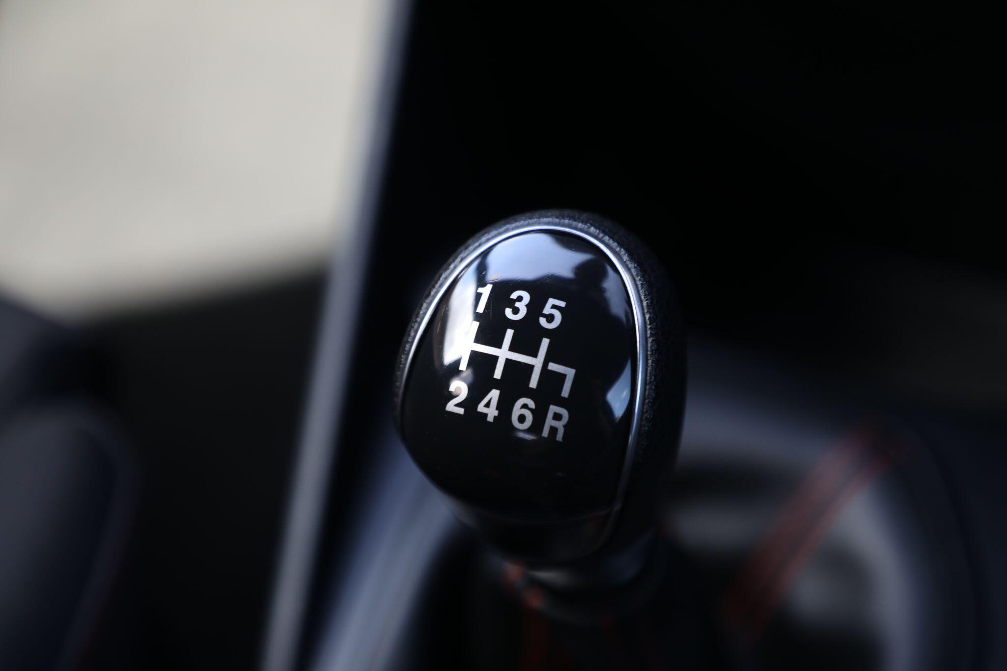 Large vehicle image